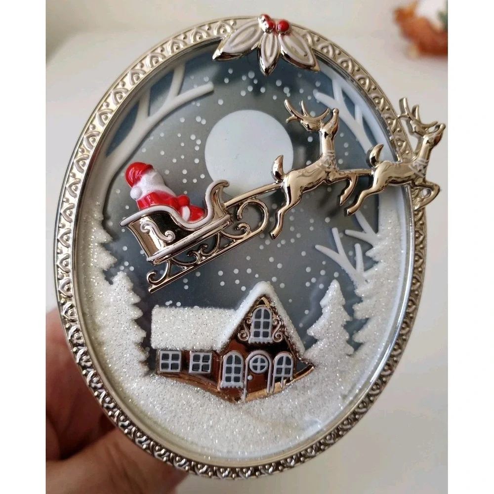 Bath & Body Works Santa Sleigh Reindeer Winter Wallflower Diffuser Nightlight - Picture 7 of 8